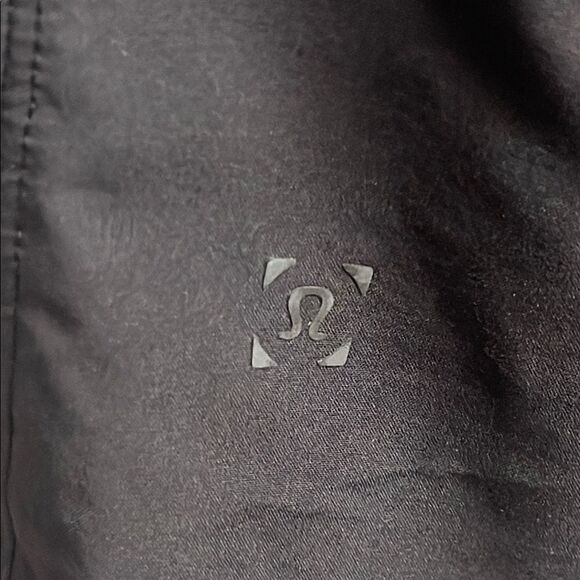 Lululemon Women’s Pull-On Elastic Black Athletic Shorts Drawstring Pockets-Med - Picture 9 of 11